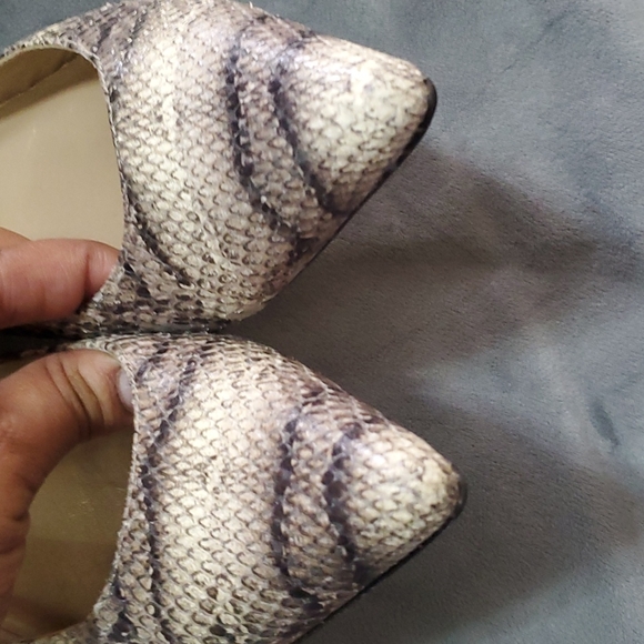 Stuart Weitzman Shoes 7 1/2 - Picture 10 of 11